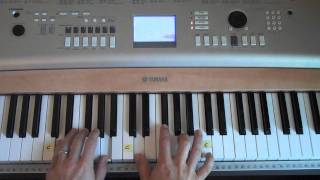Easy-to-Play Piano - Mighty To Save (Matt McCoy) chords