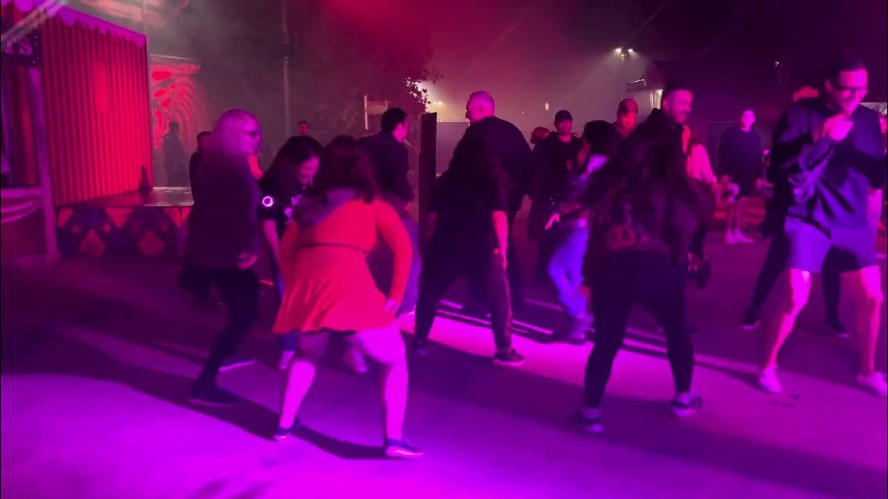 Spontaneous Thriller Flash Mob at Sea World HowlOScreamSan Diego