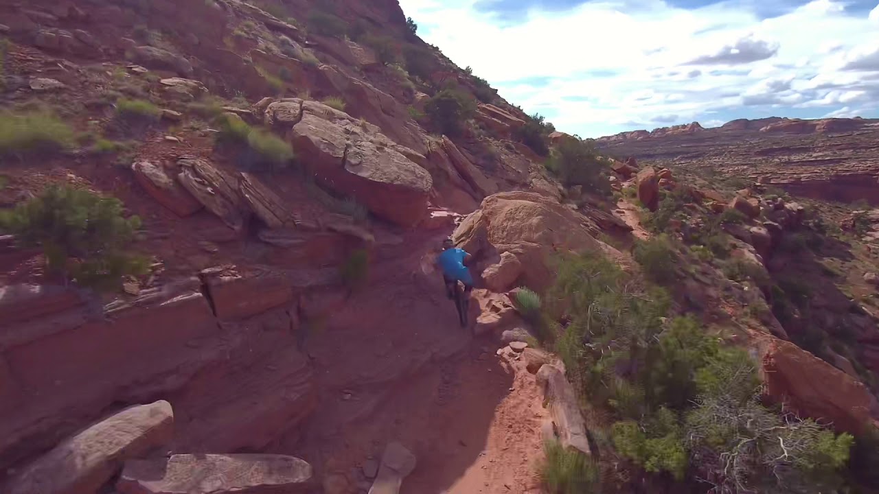 Mountain biking porcipine rim final single track in Moab Utah
