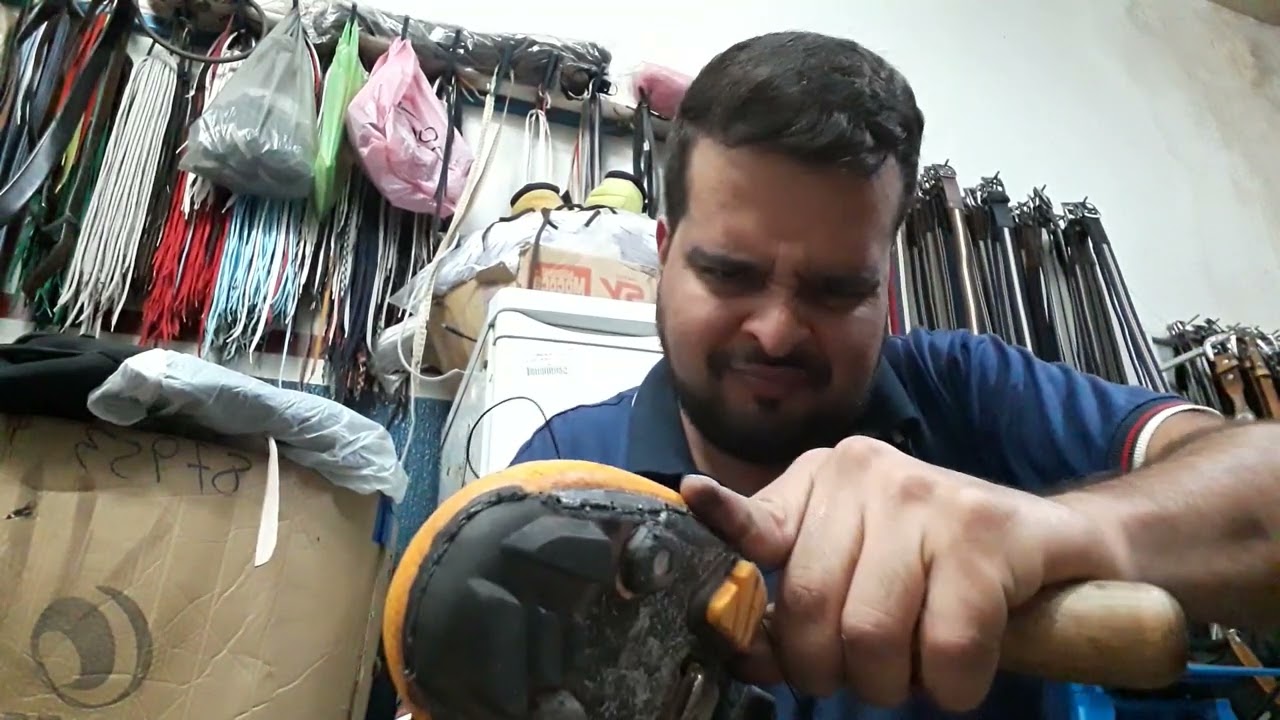 costurando sapatilha de pedal de solado de fibra de carbono