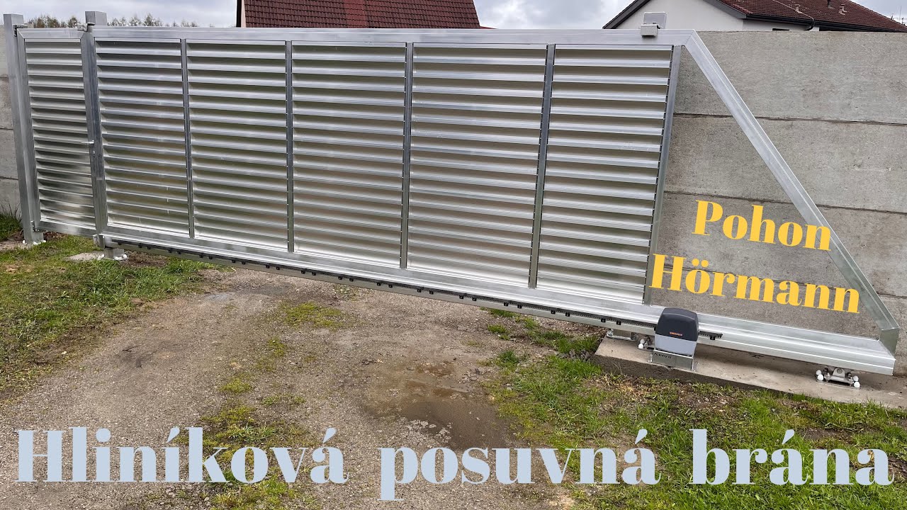 Hliníková posuvná brána s pohonem Hörmann - YouTube