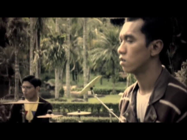 Asbak Band - Ternyata Salah Mengenalmu (Official Music Video) class=