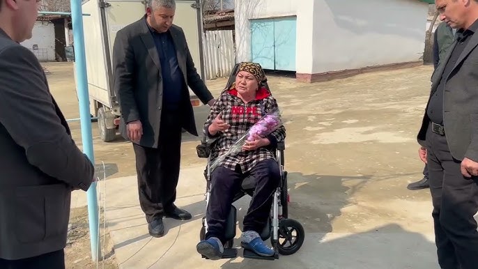 Qul qizlar kishan kishanlar Karen Gillan porno rasmlar