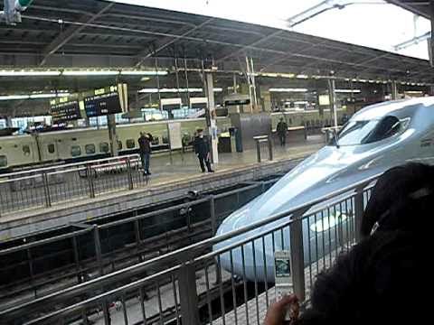 新大阪駅出発の「さくら５４３号」　Ｎ７００系新幹線