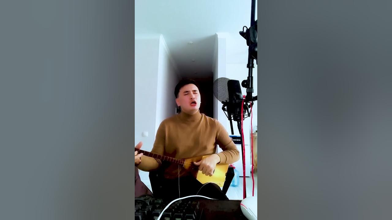 ВКонтакте желісінде анасы баласын ебет.