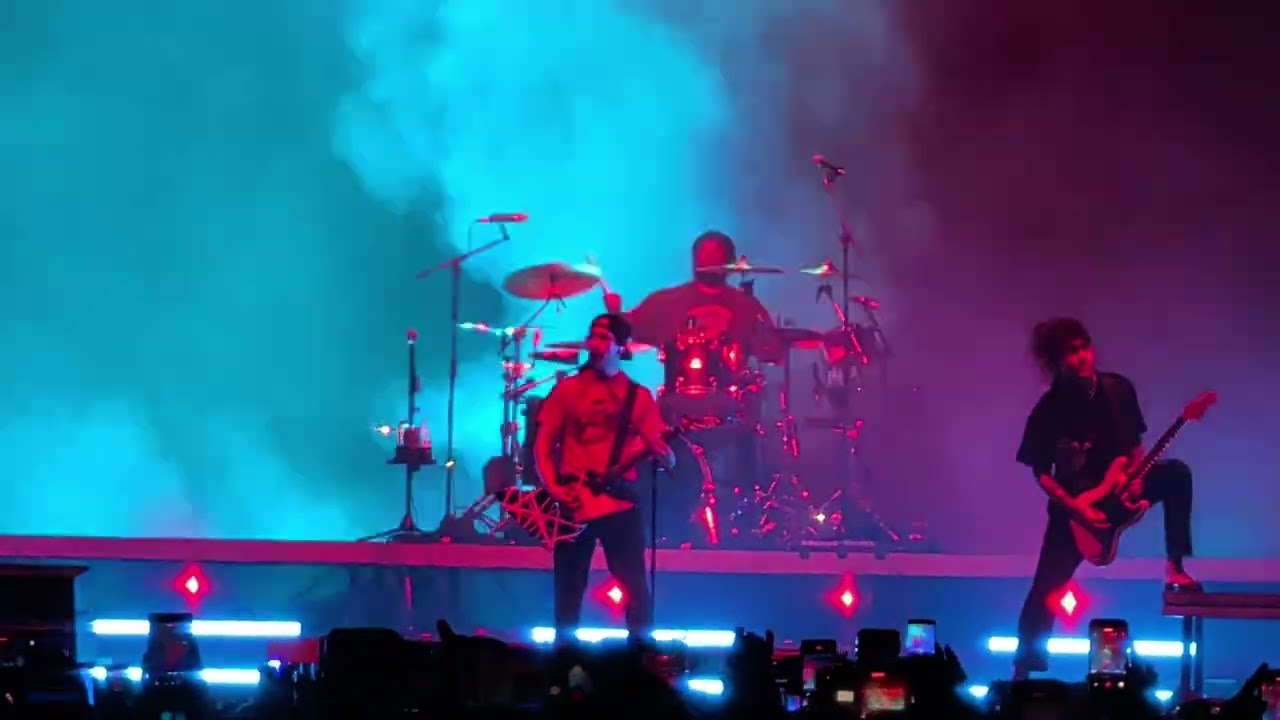 Hello Above - Pierce the veil - Pepsi Center