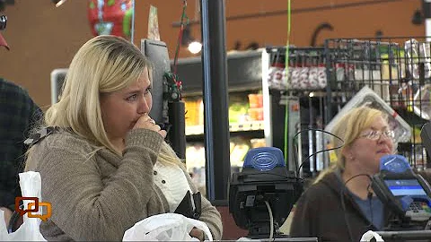 Caught on camera: Grocery store shoppers get a surprise