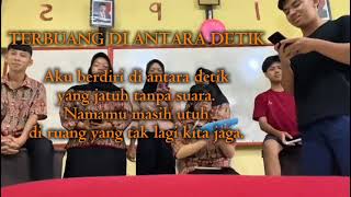 MUSIKALISASI PUISI KELOMPOK 2 BAHASA INDONESIA TINGKAT LANJUT ( LASKAR PELANGI-TERBUANG DALAM WAKTU)