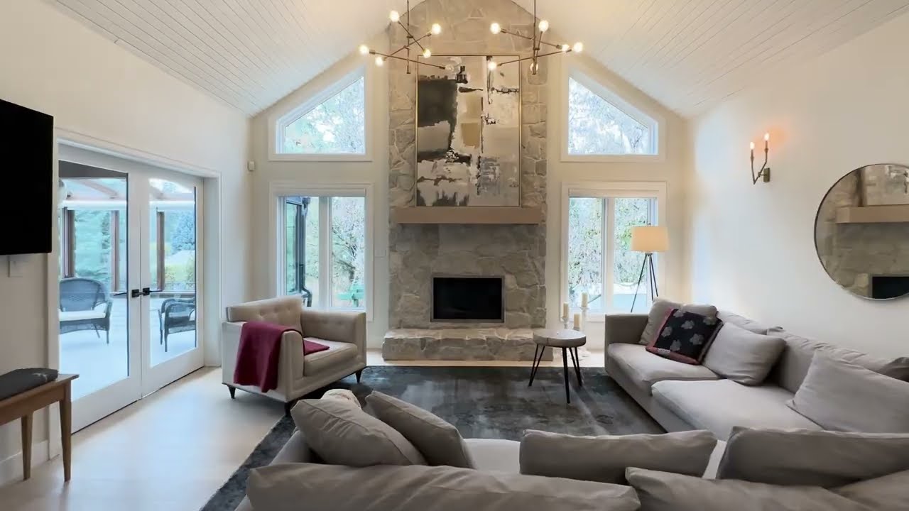 English Country Style Home | Southeast Kelowna