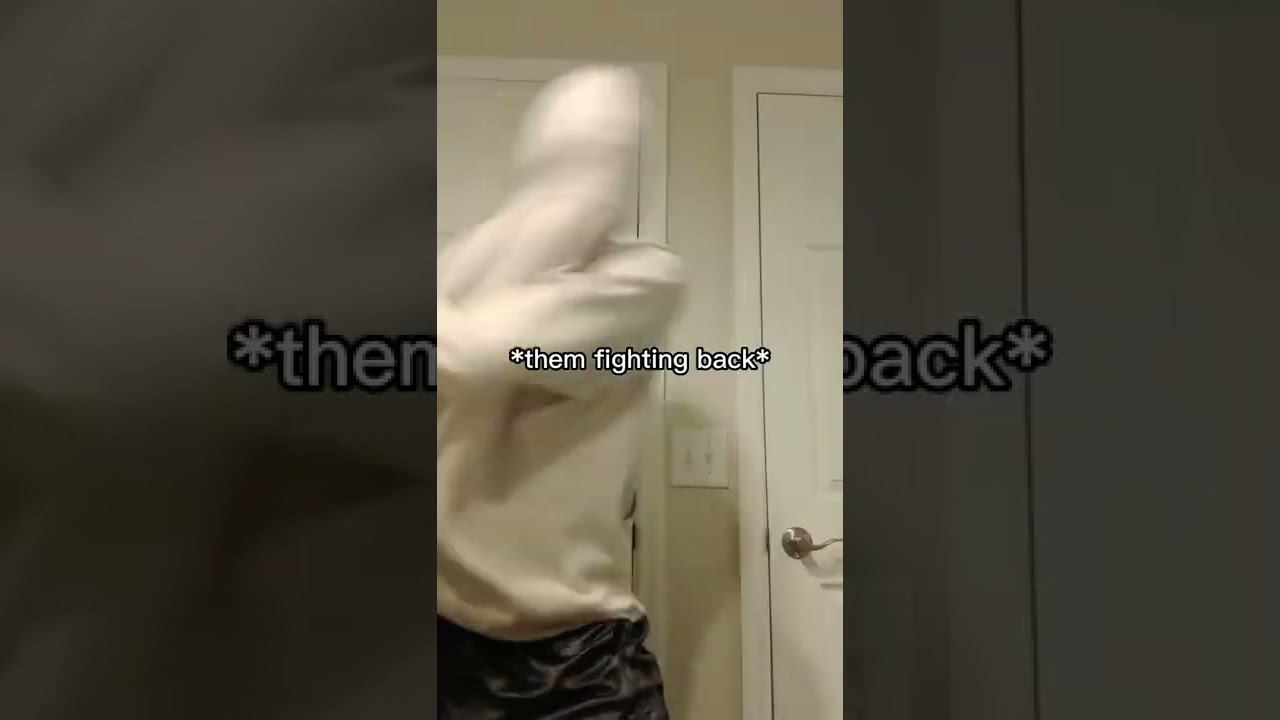 When the horror victim is covered 🤣 