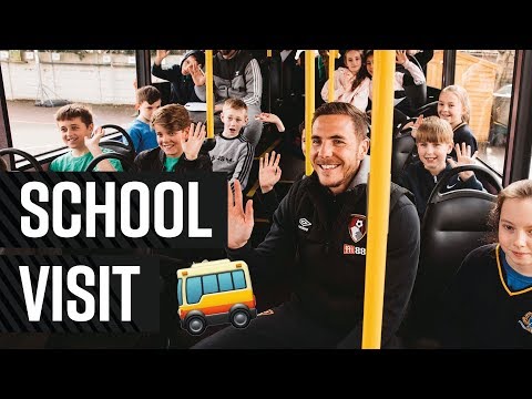 🚌 Gosling spreads important road safety message 🚦 | Community appearance