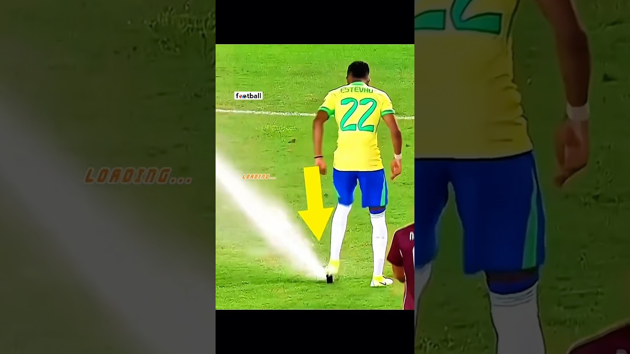 Players vs pitch😳