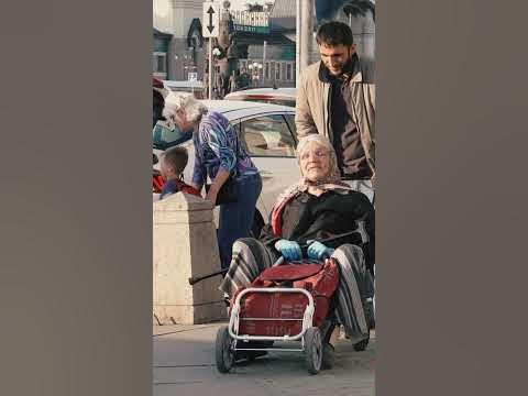 Бабушка помогла доброму Таджику - YouTube