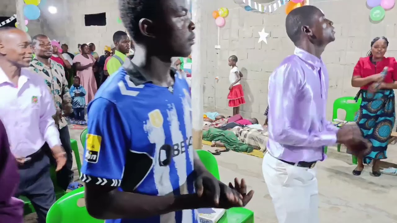 Grupo de Louvor e adolescentes ll Natal 