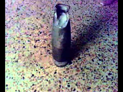 بقايا القذائف الصاروخية التي لم تنفجر في الحجر الاسود