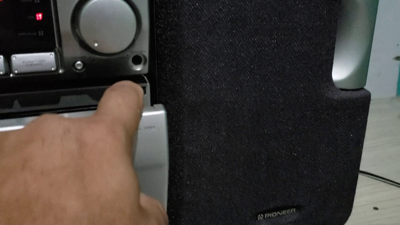 pioneer RX P840 detalhes sobre os 51 CDs dele e como funciona