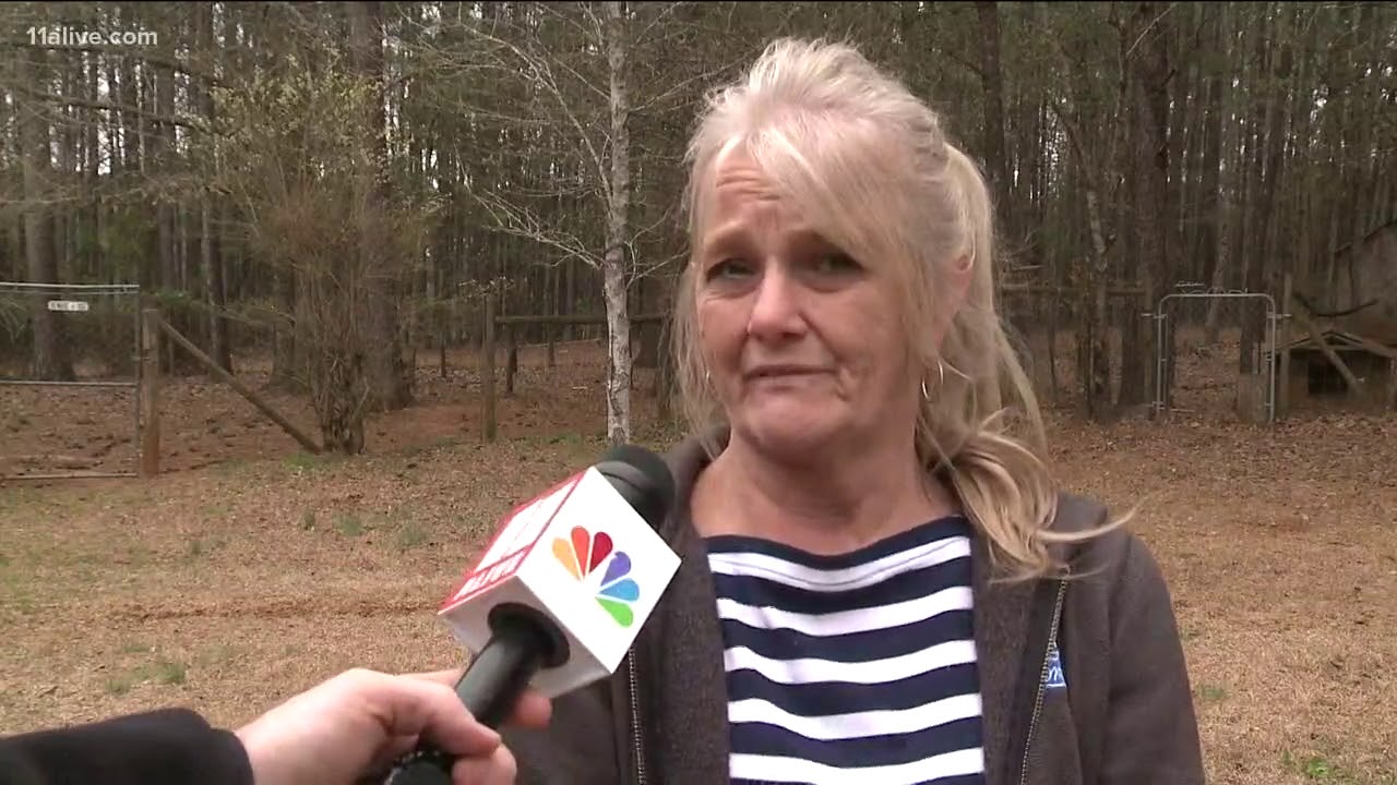 Police, volunteers search for missing man - YouTube