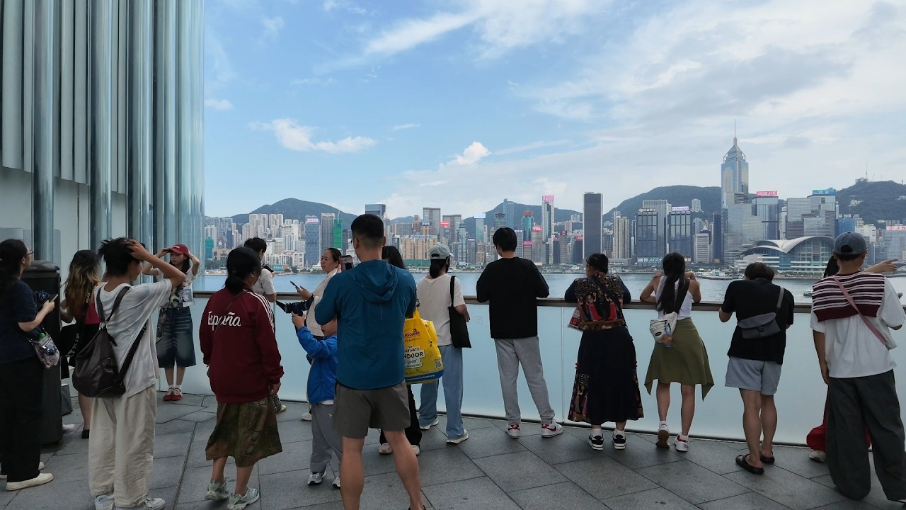 Explore Hong Kong: Tsim Sha Tsui, K11 Art Mall, and Star Ferry Pier Walking Tour – Video