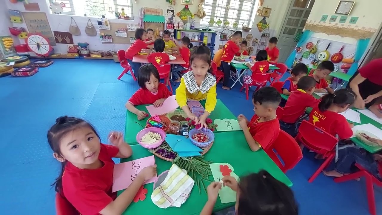 Tạo hình: Làm quà tặng mẹ (MN Mường Than)