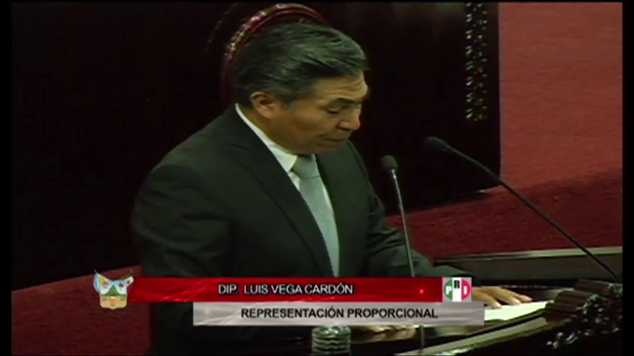 Luis Vega dio lectura al acuerdo 