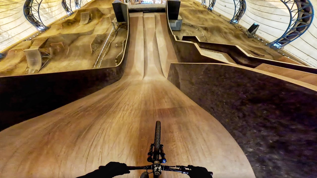 ПРОБУЕМ ВСЕ ТРАССЫ В WHEELPARK SARNEN (КРЫТОЕ МЕСТО ДЛЯ ГРЯЗЕВЫХ ТРАМПОВ)