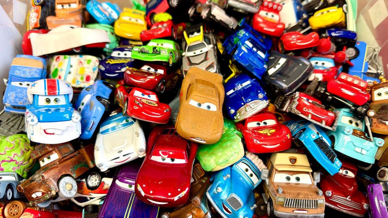 Looking For Disney Cars on Rocky Road | Cars Toys Review | Lightning McQueen, Smokey, Cruz, Sally