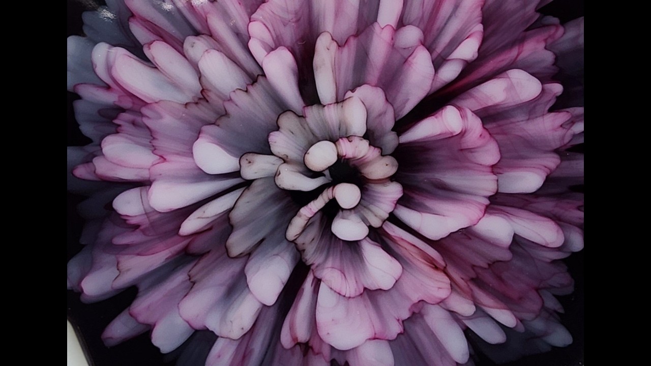 Check out the depth on this Resin 3D Bloom! #epoxyresin #resin #resincraft #resinart #diy