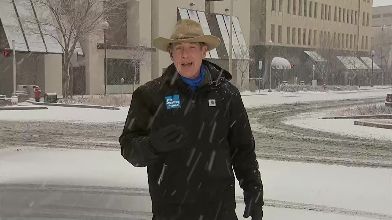 Winter Storm Passes Through Nebraska - YouTube