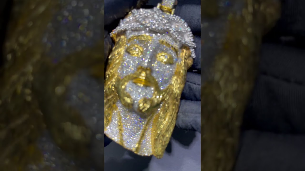 ✝️Iced Out Jesus Pendant VVS 14k 