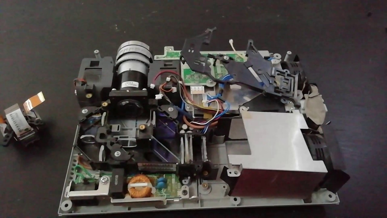 El sistema óptico de un proyector LCD