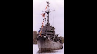 USS SLATER (DE-766) arrives in Albany, NY - 26 October 1997