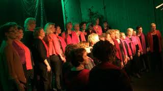 Download Lagu nenoni fly away MP3