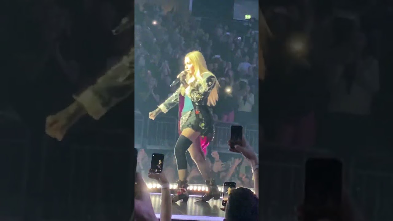 Madonna starts coughing during into the groove in Berlin.