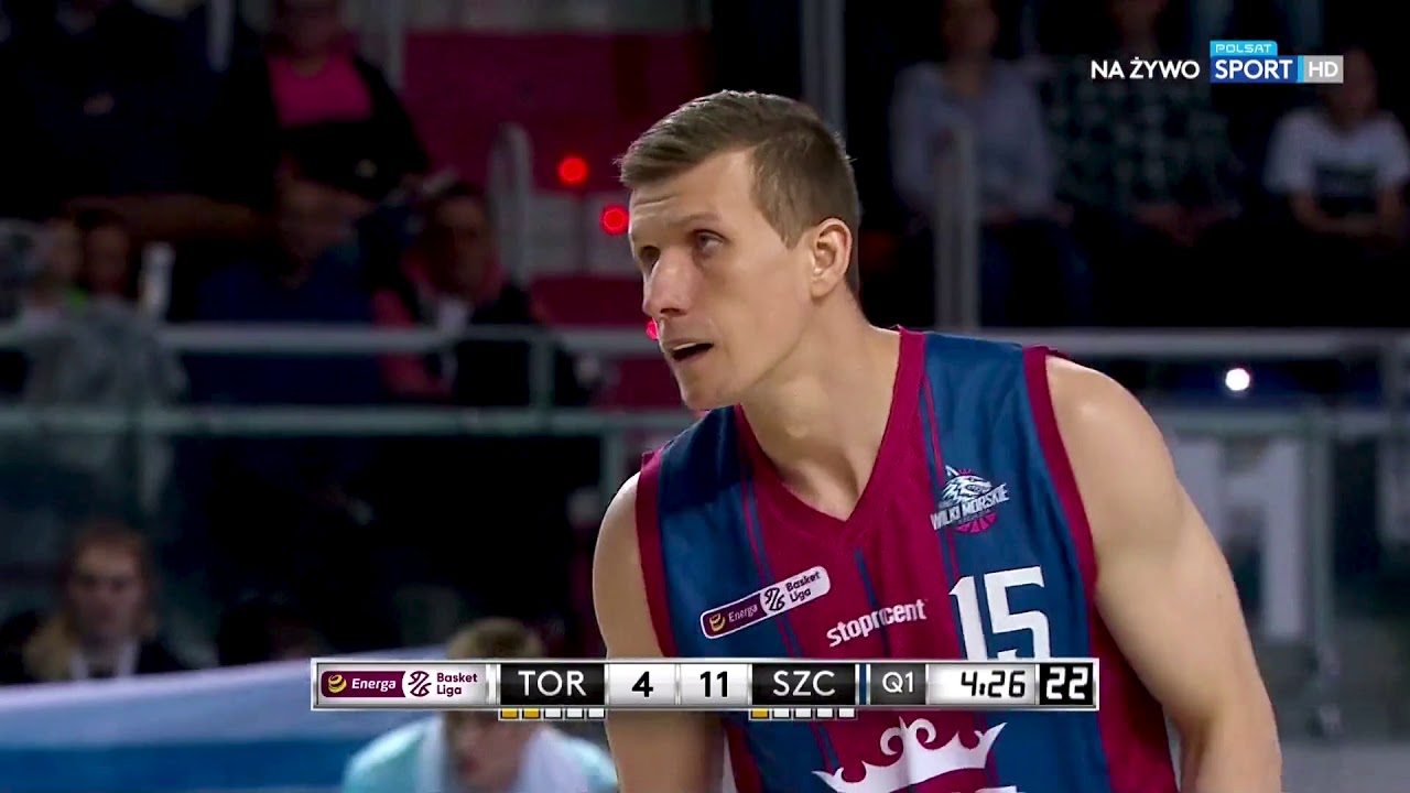 Bartosz pakuje nad obrońcą! #EnergaBasketLiga #PLKPL play