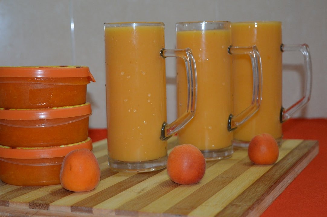 عصير المشمش مع طريقة الاحتفاظ به في المجمد