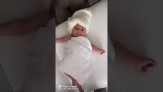 Nasıl Da Güzel Gülüyorsun