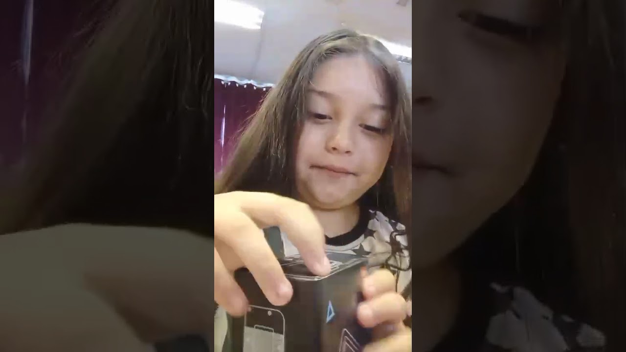 abriendo mi regalo de curso fin de curso