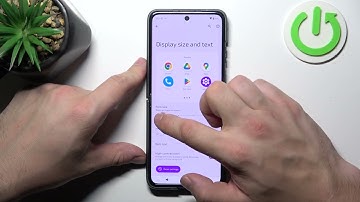 How to Find and Manage Display Settings on Motorola Razr 40?