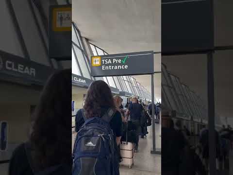 Videó: A bizarr United Airlines terminál a Washington Dulles repülőtéren