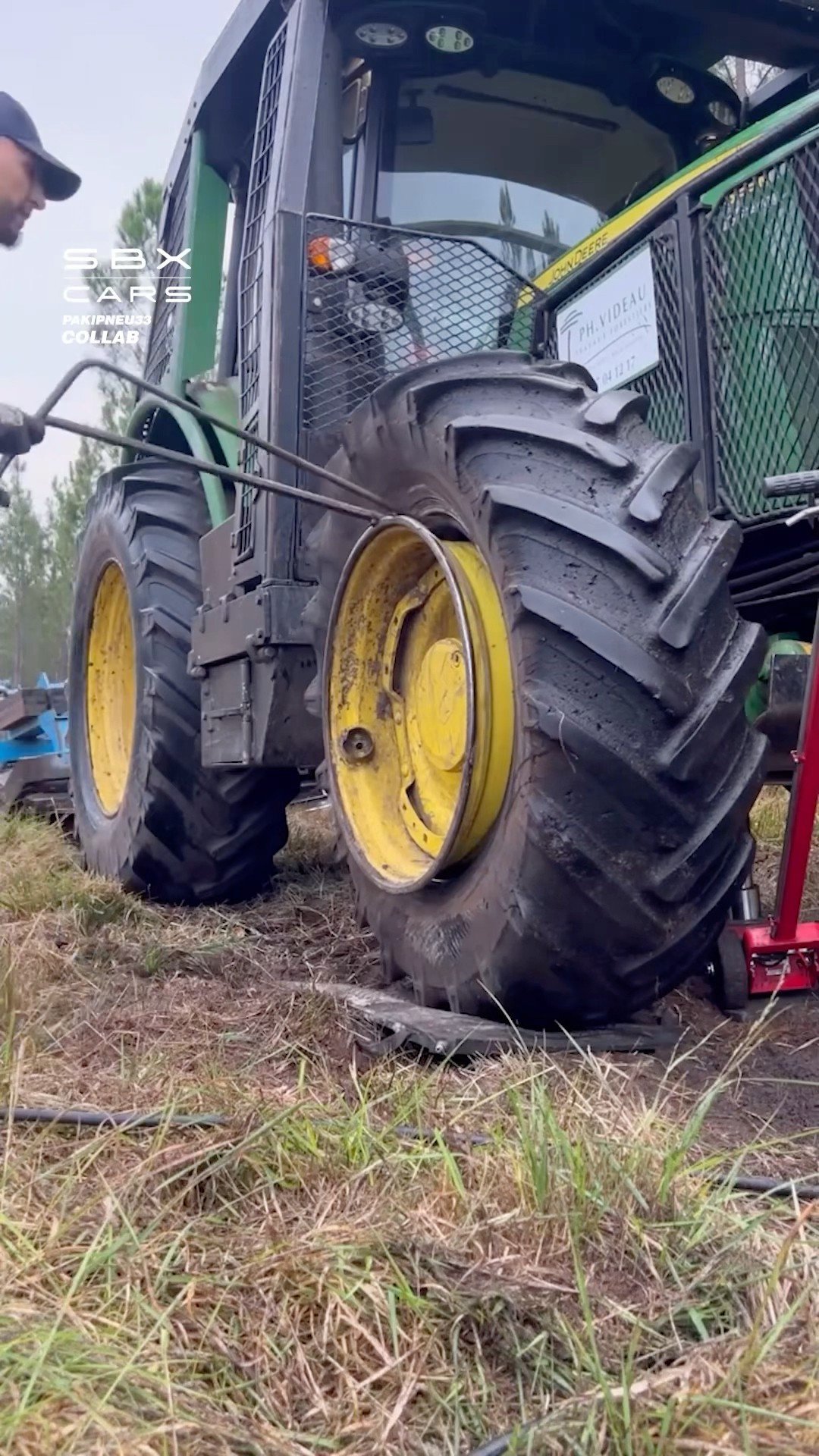 They made changing a huge tire look easy ? #tires #tractors #vehicles