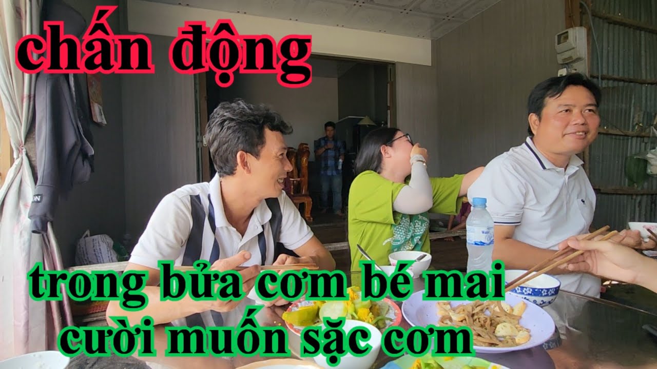 Chấn động trong bửa cơm bé mai cười muốn sặc cơm