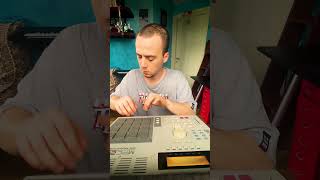 Making old school beats on the mpc 2000 pt 2