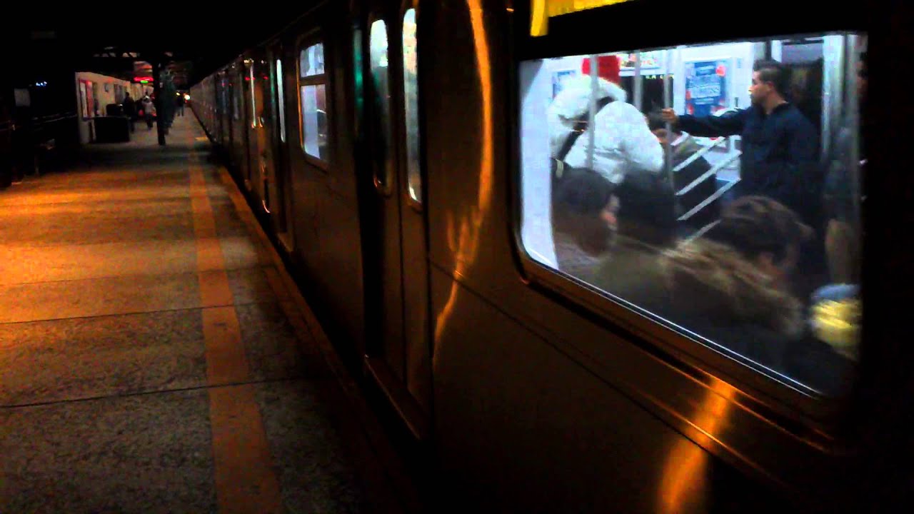 MTA R188 7 Test Subway Train leaving 82nd Street