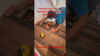Installation de piso laminado en escaleras #sigueme #home #construction #laminatefloor