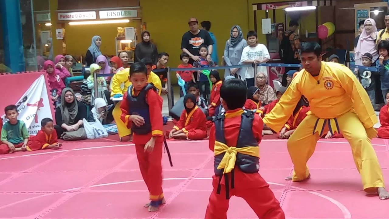 Silat-tapak suci kompetisi