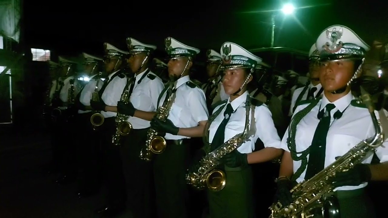 Cec BETHEL en IVIRGARZAMA 2024 Desfile COMPLETO