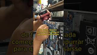 Pino Quebrado Dentro Da Entrada Do Carregador 