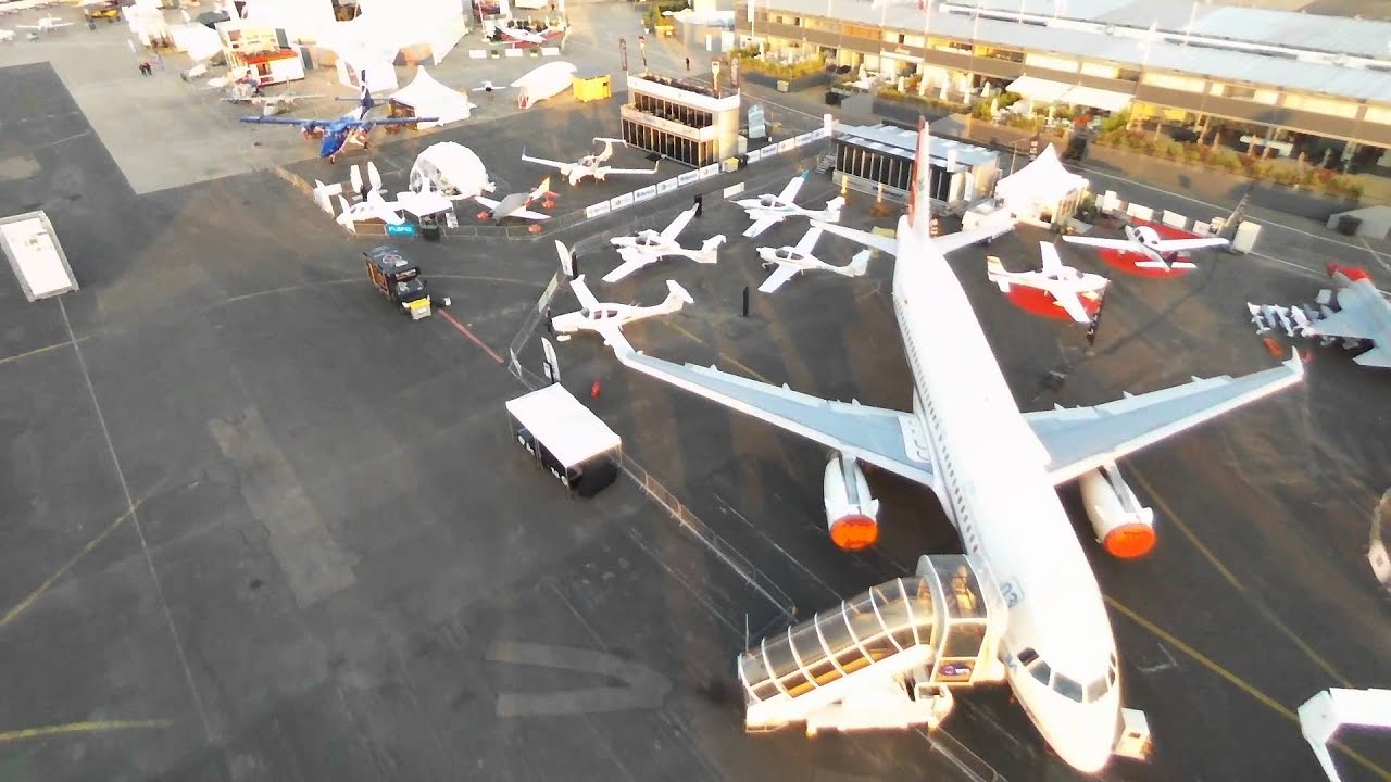 Le Bebop Drone de Parrot survole le Salon du Bourget bourget college