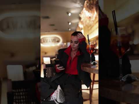 100% передоплата, Костюм - двійка жіночий брючний оверсайз, піджак укорочений, брюки, в смужку, Чорний, S, видео 1