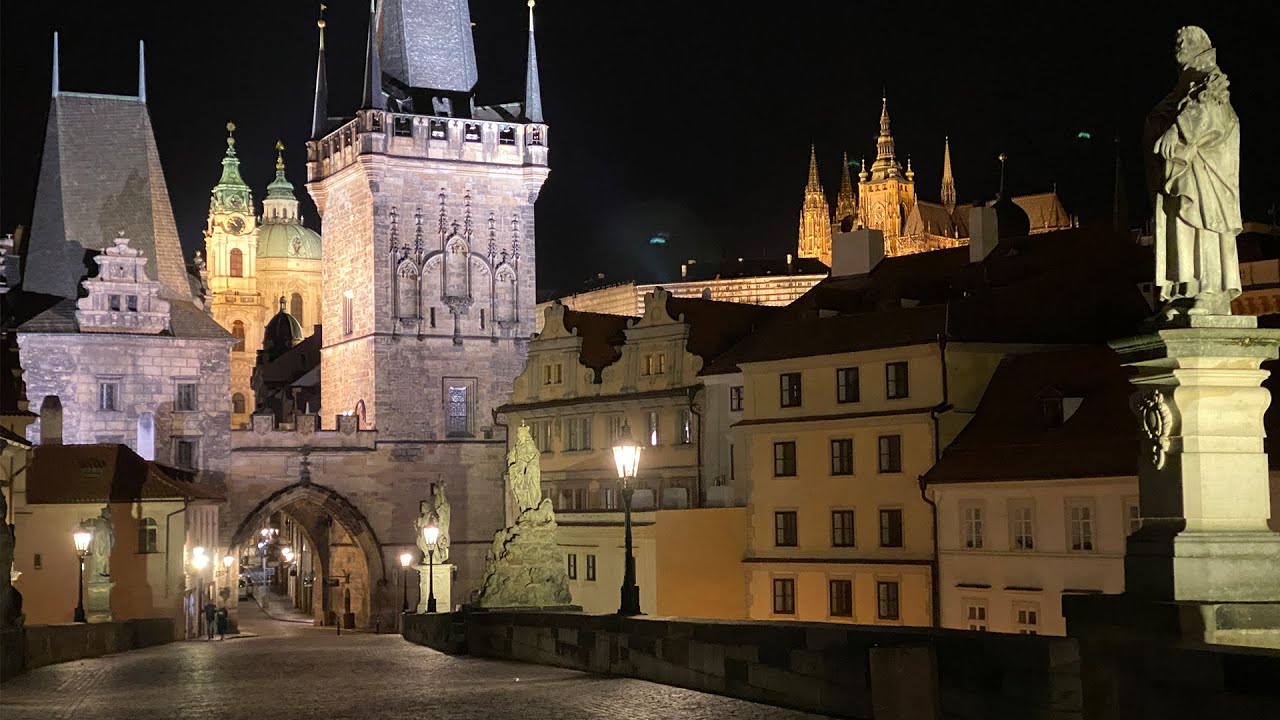 Empty City of Prague - A Few Minutes Before Coronavirus Lockdown (HONEST VLOG)